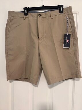 Vineyard Vines Men's Flat-Front Breaker Shorts in Khaki
